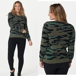 Barefoot Dreams CozyChic Seaside Pullover Green Camo Size Medium